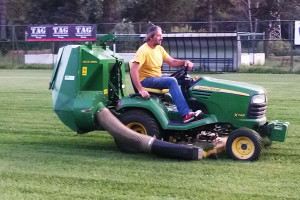 Rasatura campo calcio